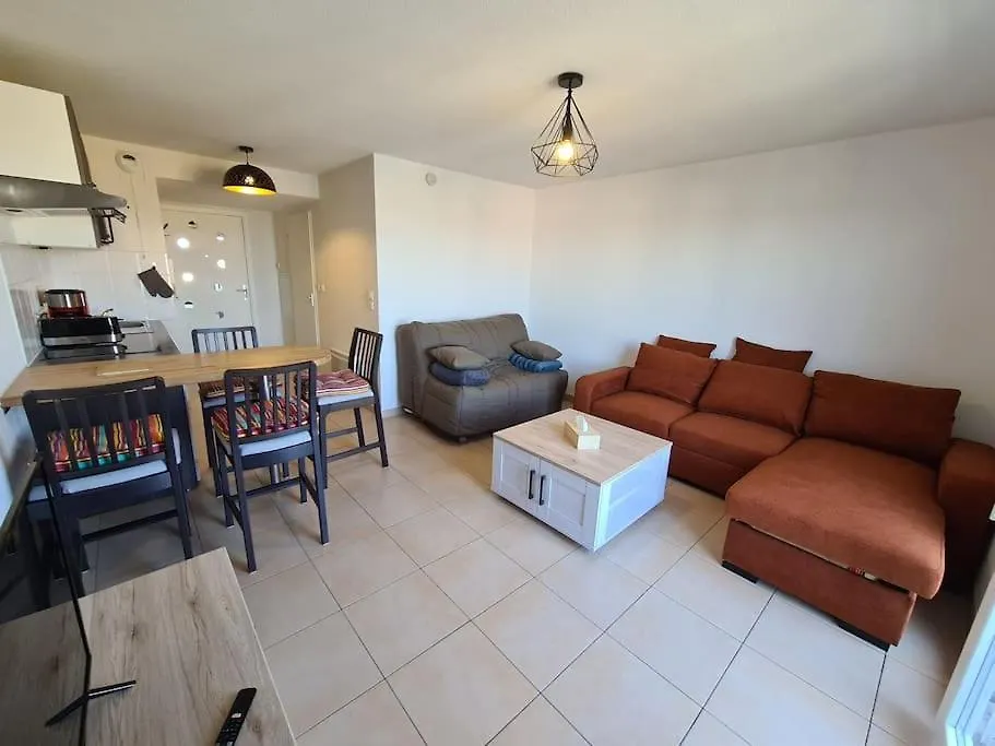 Apartment Beau Studio Avec Balcon Au Calme Au Coeur Du Luberon Proche Du Centre Et Gare Avec Lit Double Et Convertible Cavaillon